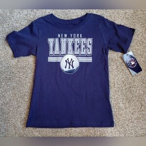 New York Yankees Kids Navy Blue T-Shirt Boys Size Small NWT